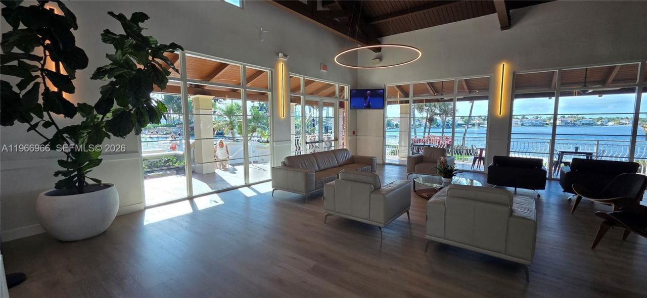 10700 NW 66th St , Unit 414, Doral, FL 33178 Photo