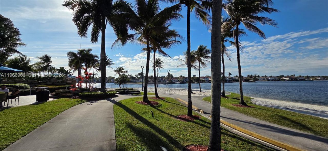 10700 NW 66th St , Unit 414, Doral, FL 33178 Photo