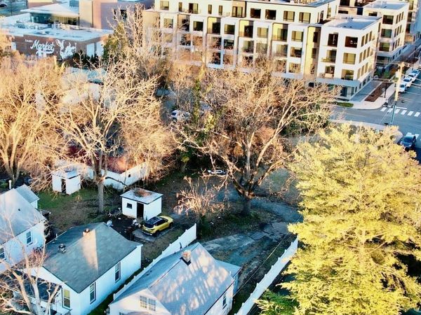 400 10 1/2 ST, Charlottesville, VA 22903