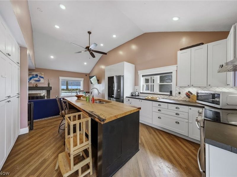 2430 S Hametown Road, Norton, OH 44203 Photo 10