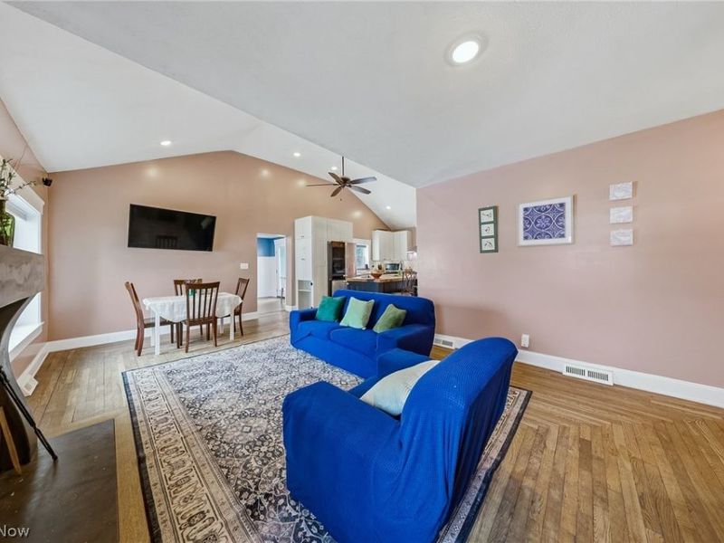 2430 S Hametown Road, Norton, OH 44203 Photo 9