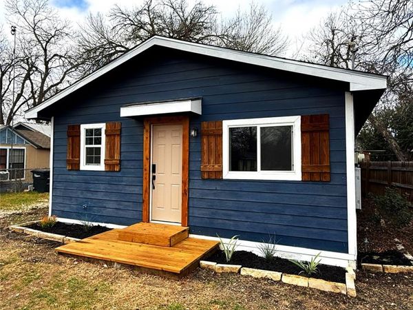 1848 W Bridge ST, New Braunfels, TX 78130