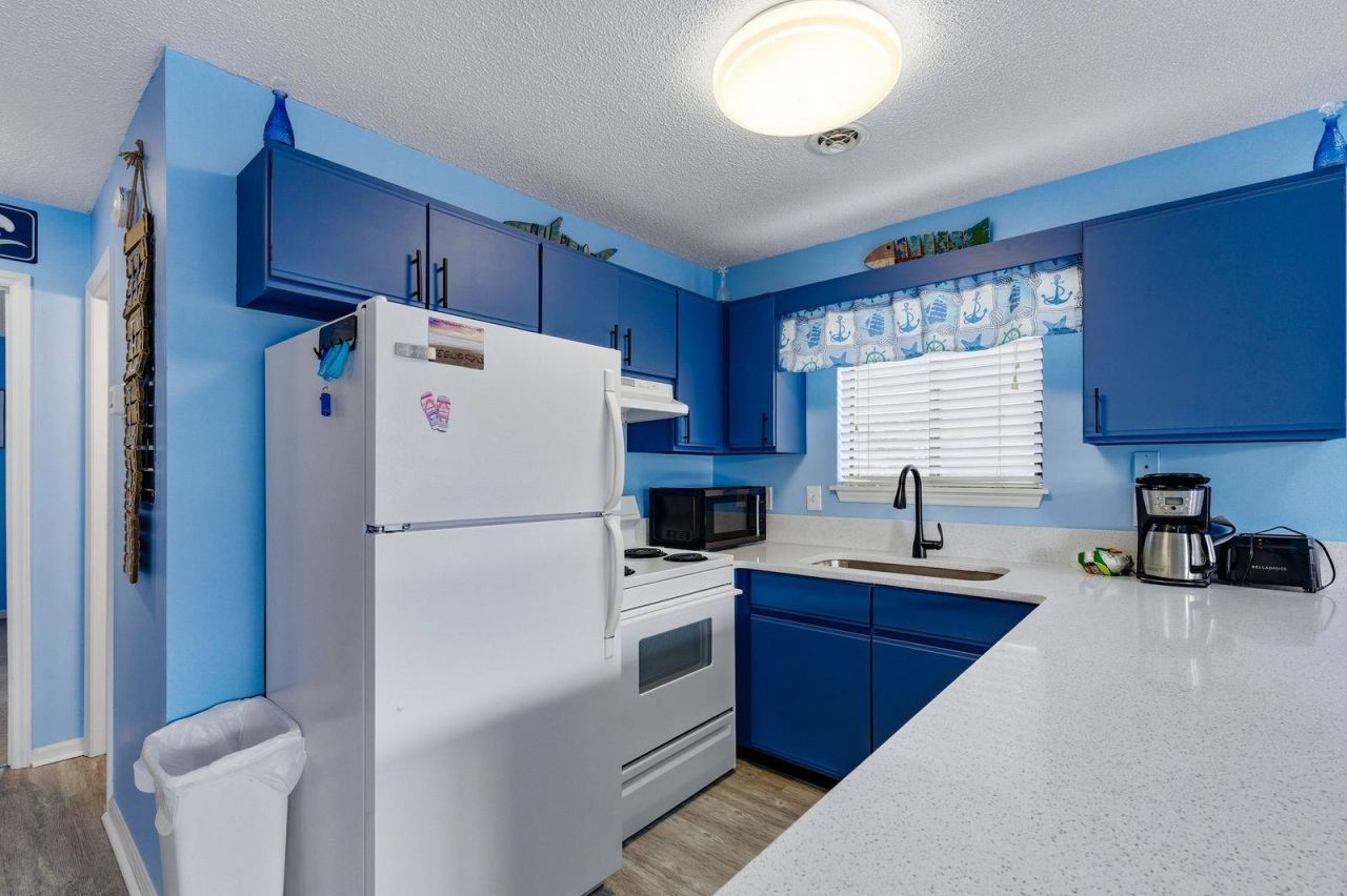 3700 Golf Colony Lane  Photo 4