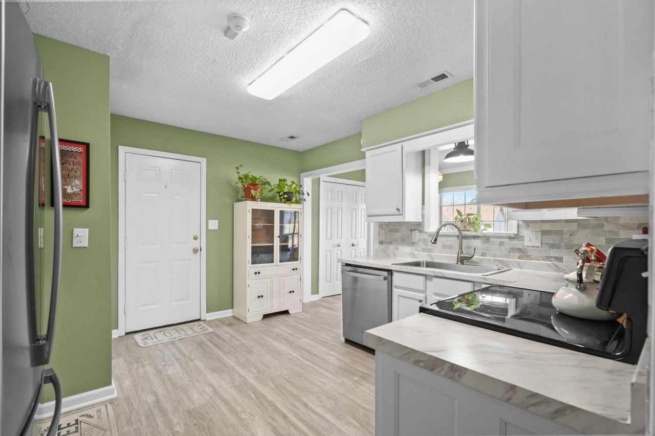 1109 Fox Sparrow Dr. Photo 6