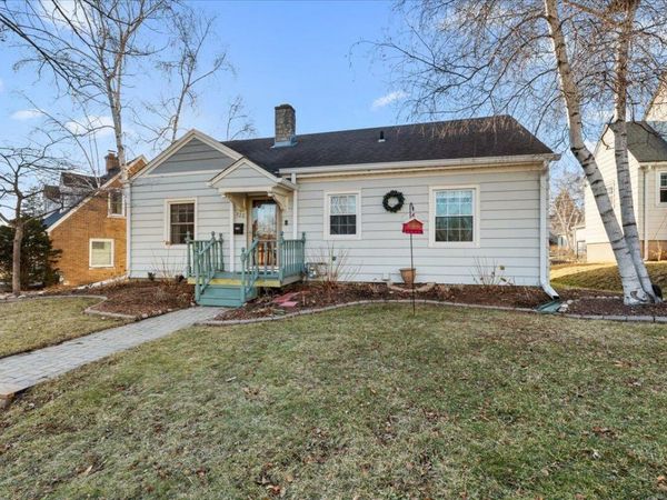 321 S Garfield AVENUE, Port Washington, WI 53074