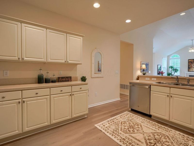 6183 Donegan Way, Unit 8, Dublin, OH 43016 Photo 22