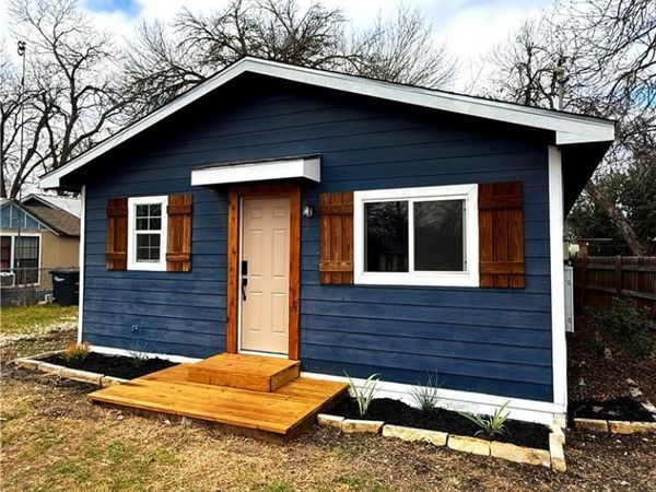 1848 W Bridge Street , New Braunfels, TX 78130