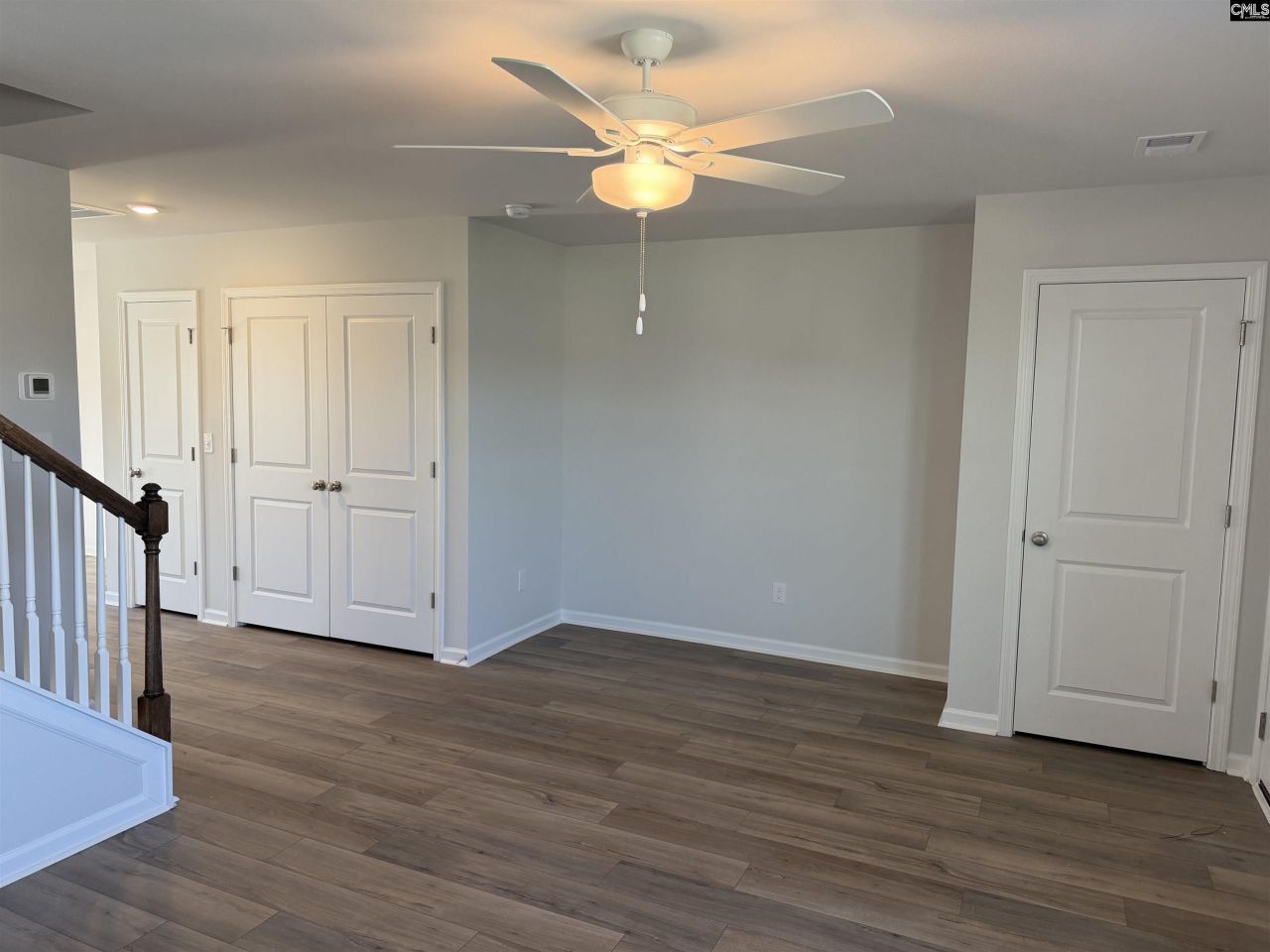 143 Carr Lane  Photo 4