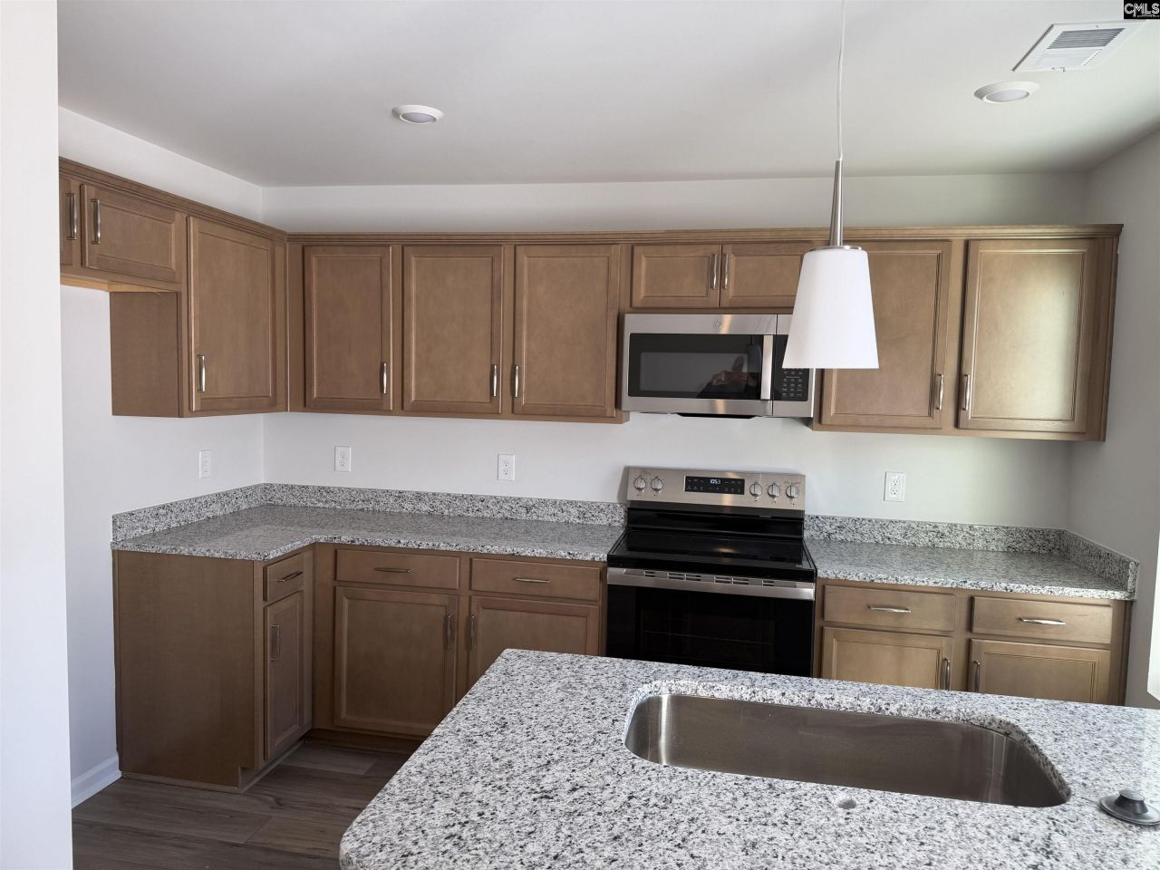 143 Carr Lane  Photo 7