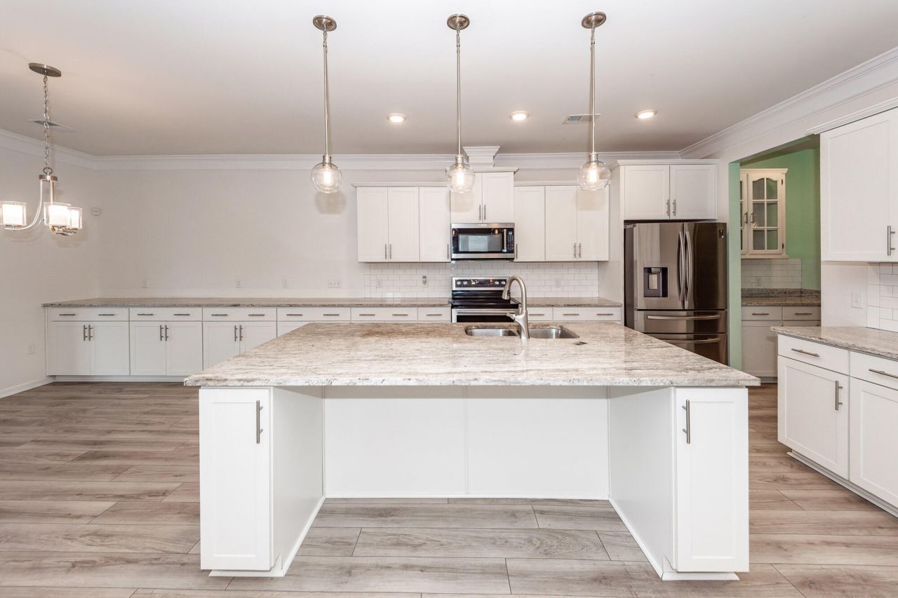 121 Lakelyn Road Photo 10