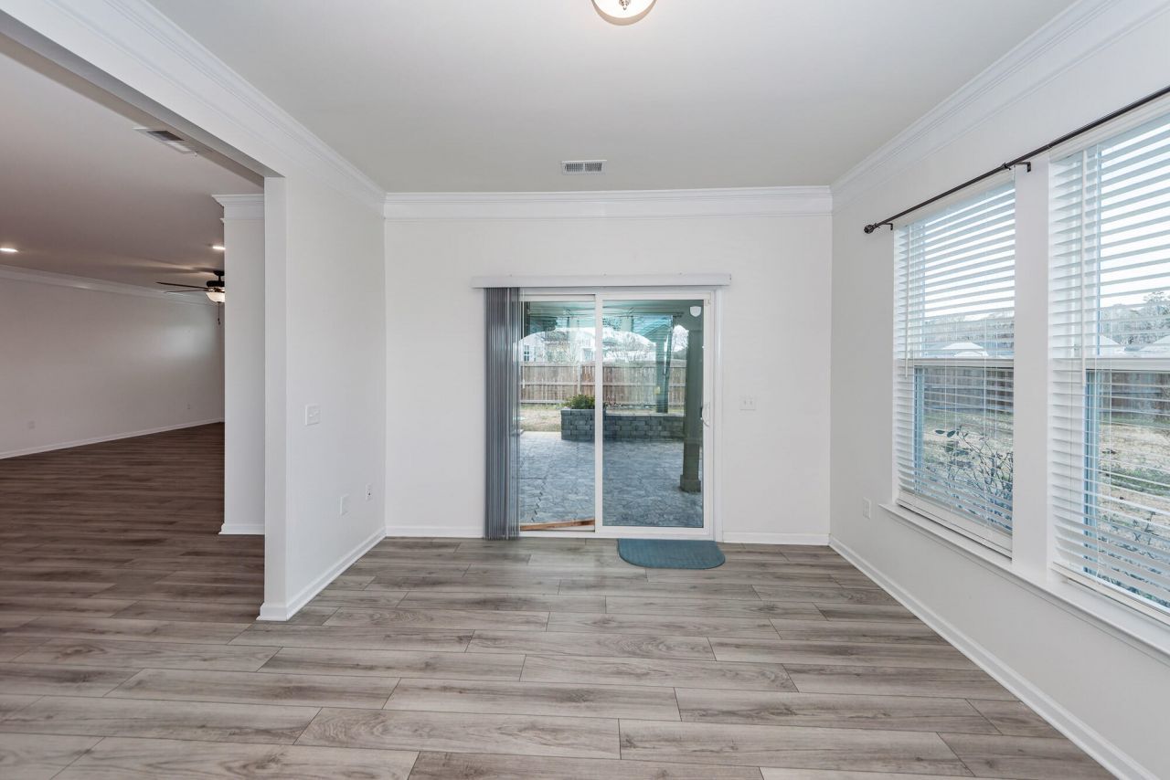 121 Lakelyn Road Photo 16