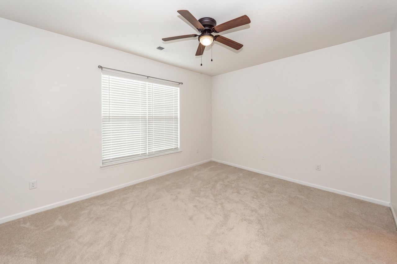 121 Lakelyn Road Photo 26