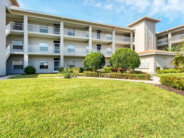 9610 CLUB SOUTH CIRCLE, Unit 4106, SARASOTA, FL 34238