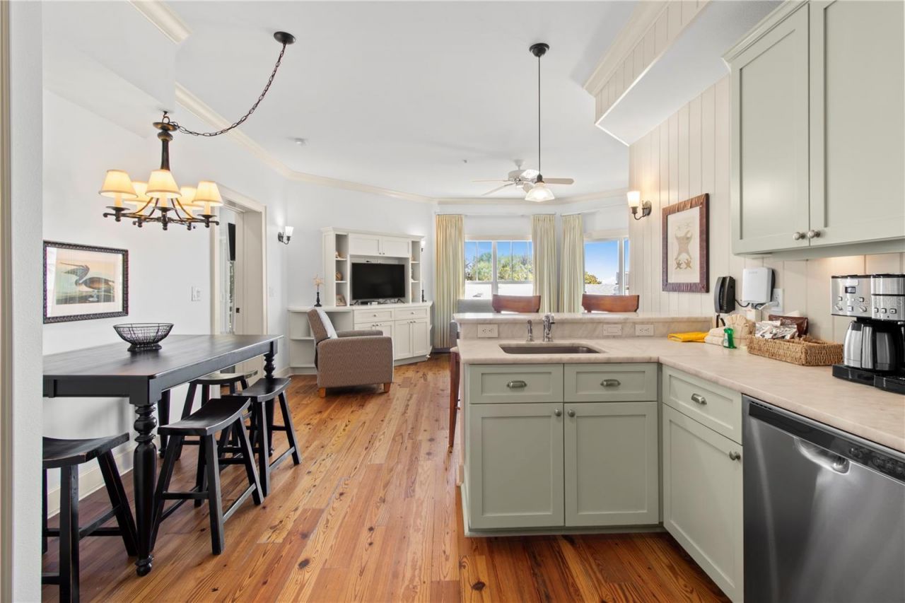 101 66th Street, Unit 6, Holmes Beach, FL 34217 Photo