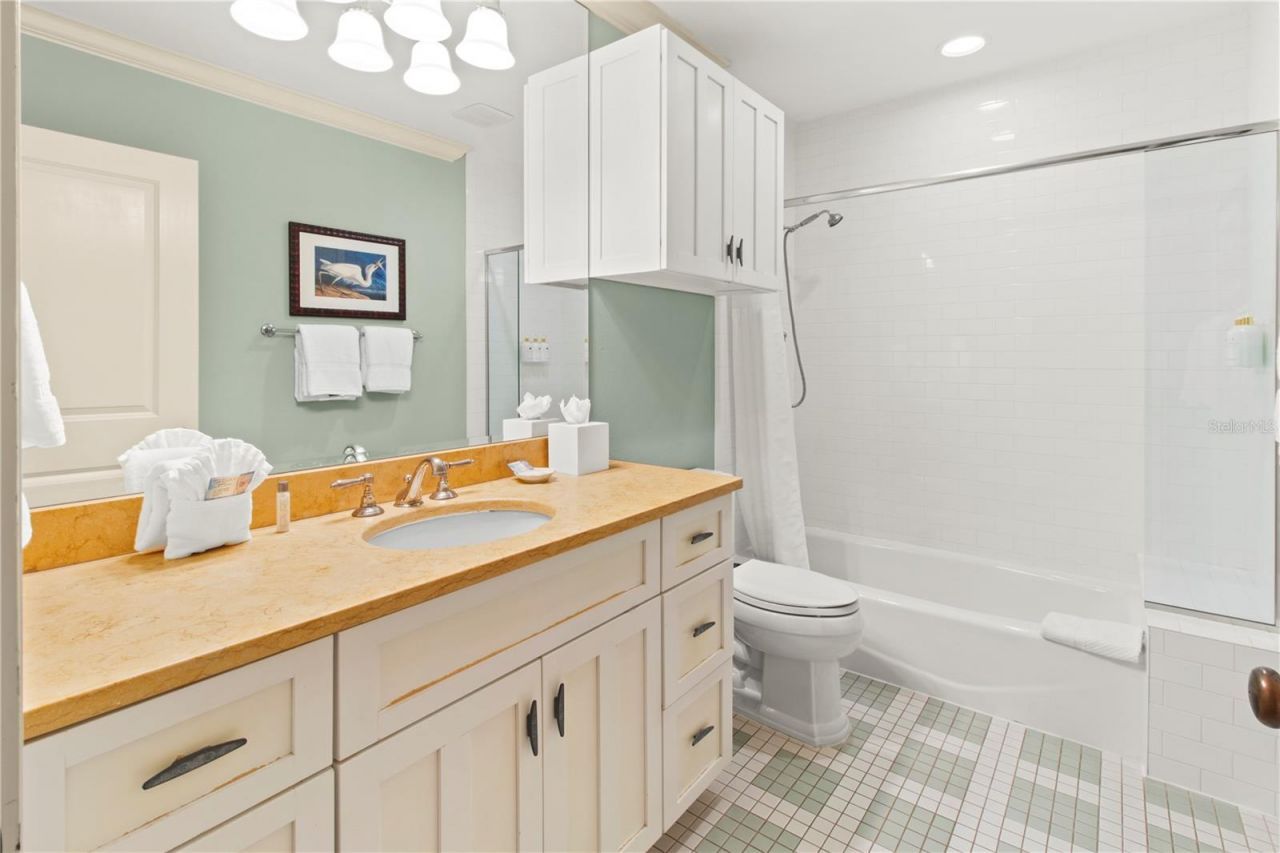 101 66th Street, Unit 6, Holmes Beach, FL 34217 Photo