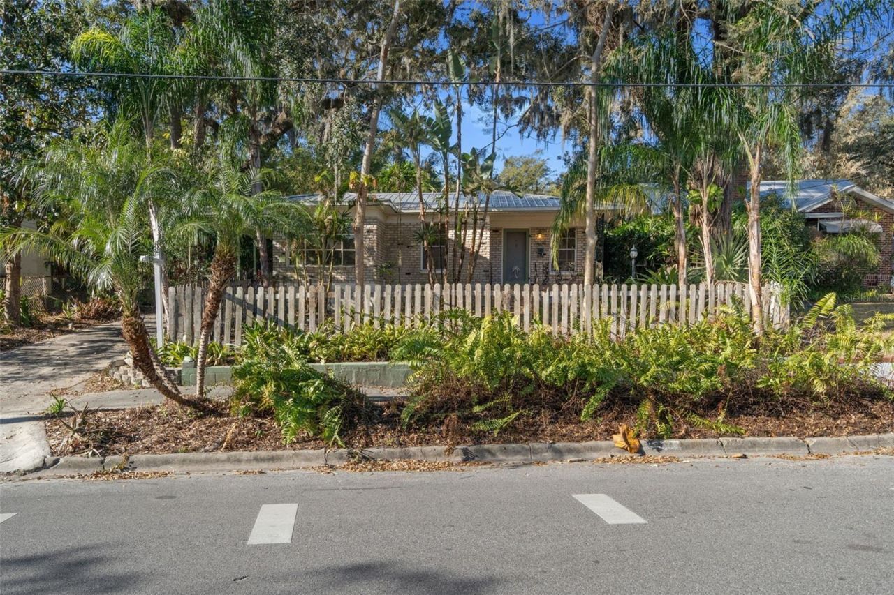 1409 E Park Circle, Tampa, FL 33604 Main Photo