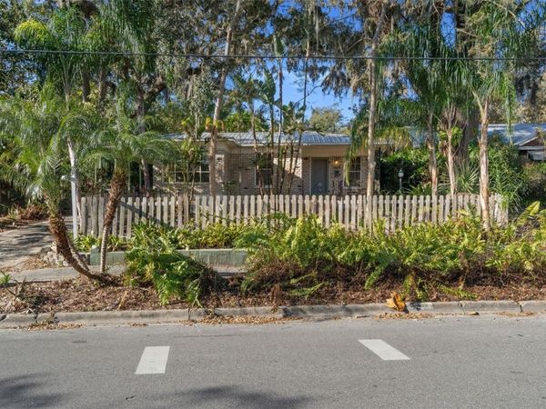 1409 E PARK CIRCLE, TAMPA, FL 33604