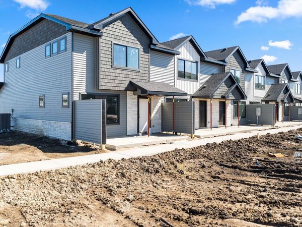 610 NE Winding Trail Lane, Ankeny, IA 50021