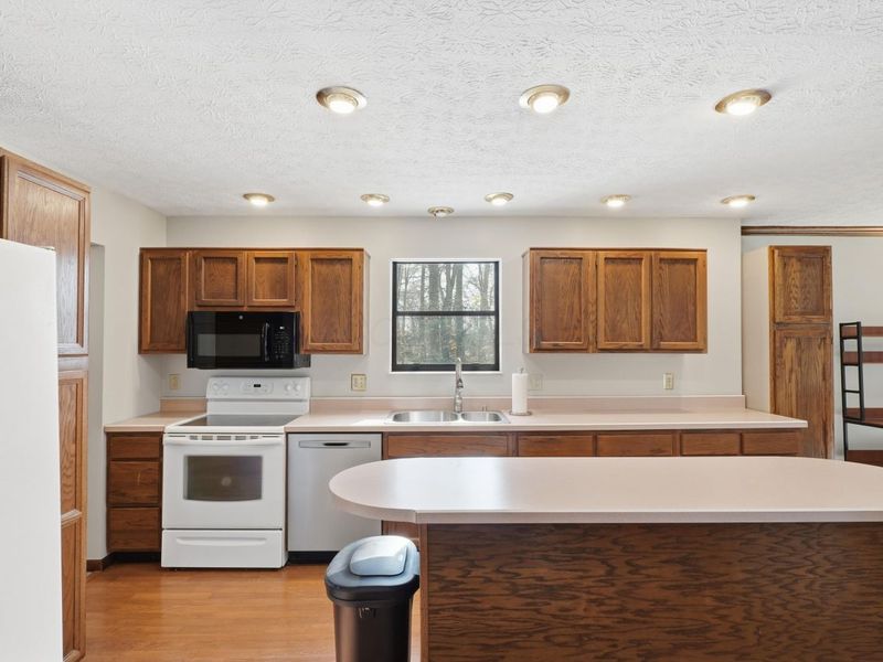 830 Lindenhaven Road, Columbus, OH 43230 Photo 11