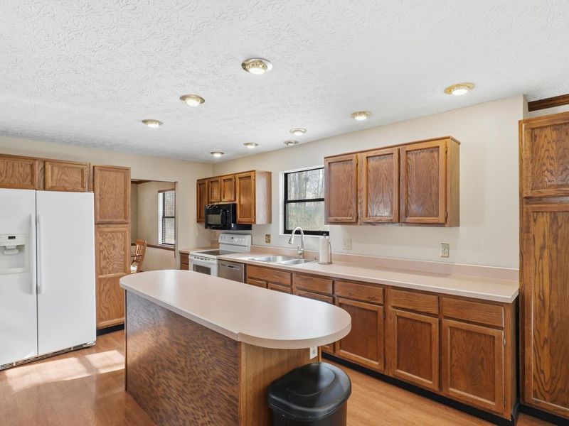 830 Lindenhaven Road, Columbus, OH 43230 Photo 12