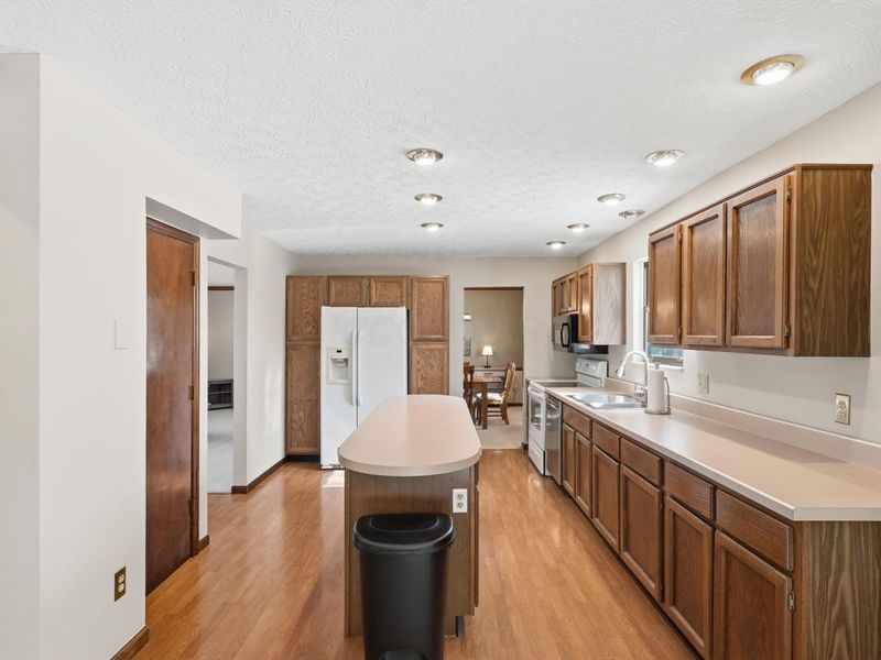 830 Lindenhaven Road, Columbus, OH 43230 Photo 13