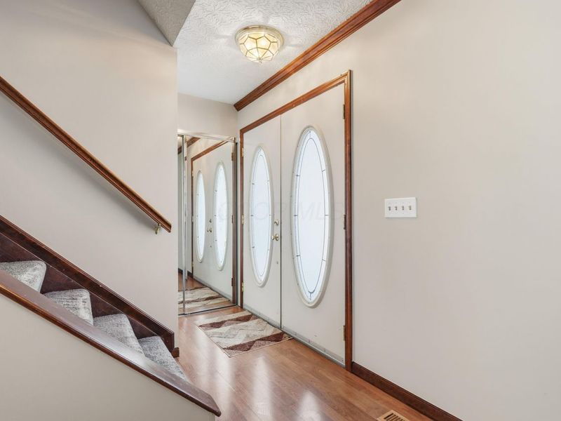 830 Lindenhaven Road, Columbus, OH 43230 Photo 3