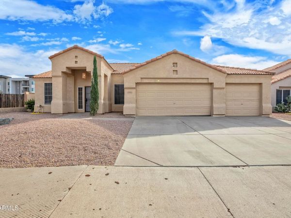 9851 E IRWIN Circle, Mesa, AZ 85209
