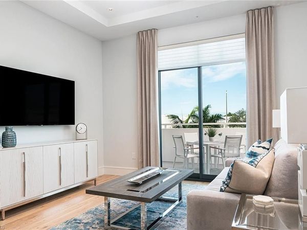 101 8th ST S, Unit 202, NAPLES, FL 34102