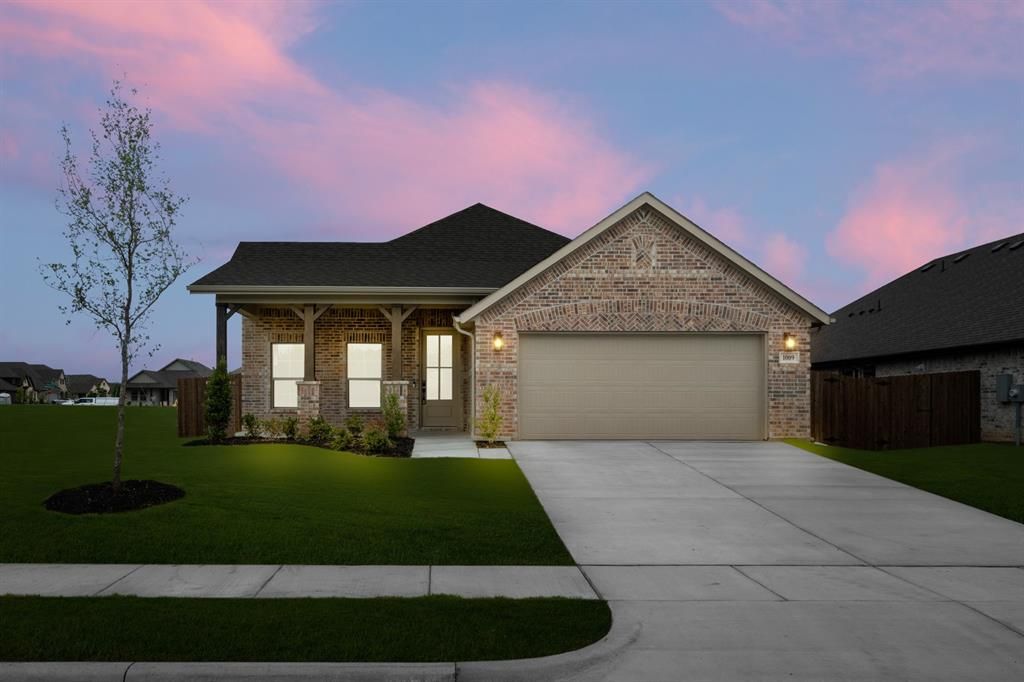 1009 Stonehaven Lane, Crowley, TX 76036 Main Photo