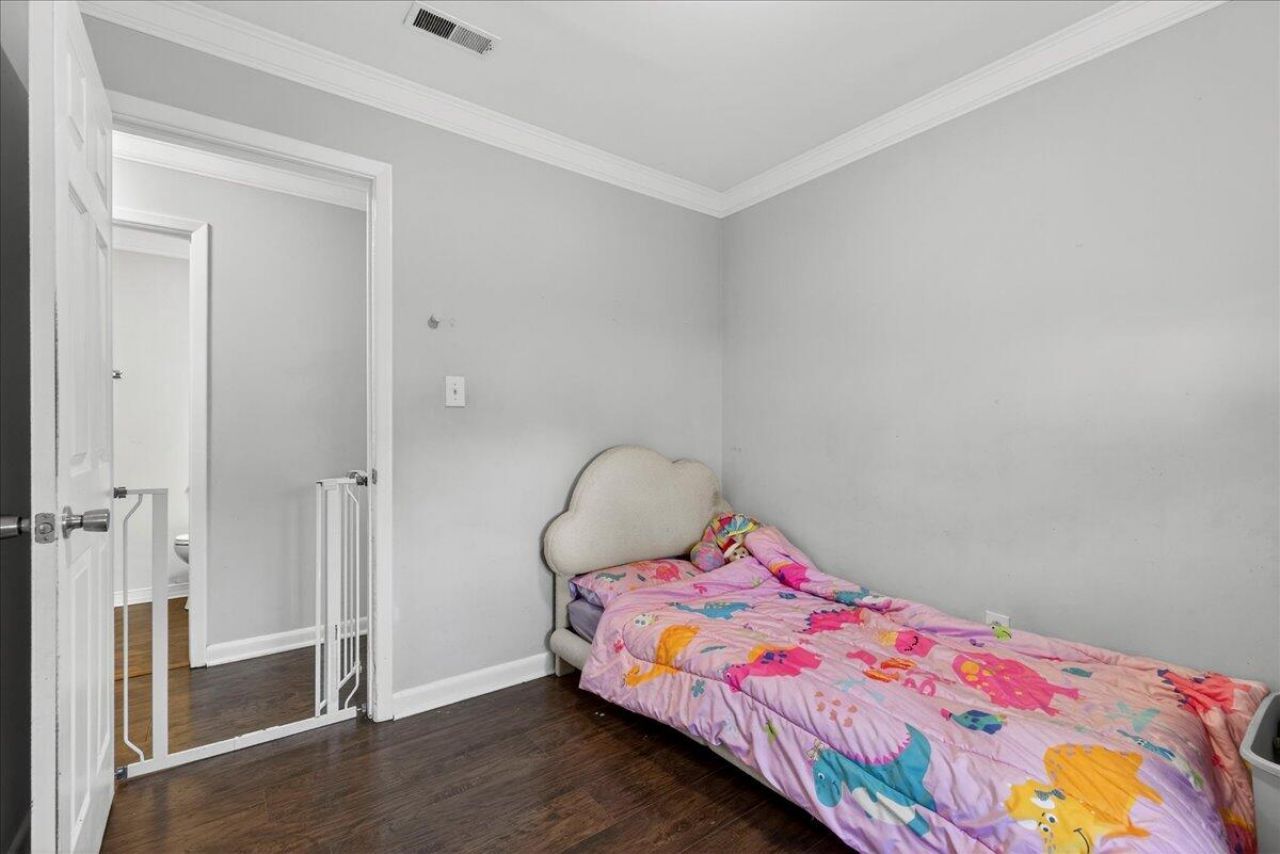 402 Tulip Street Photo 20