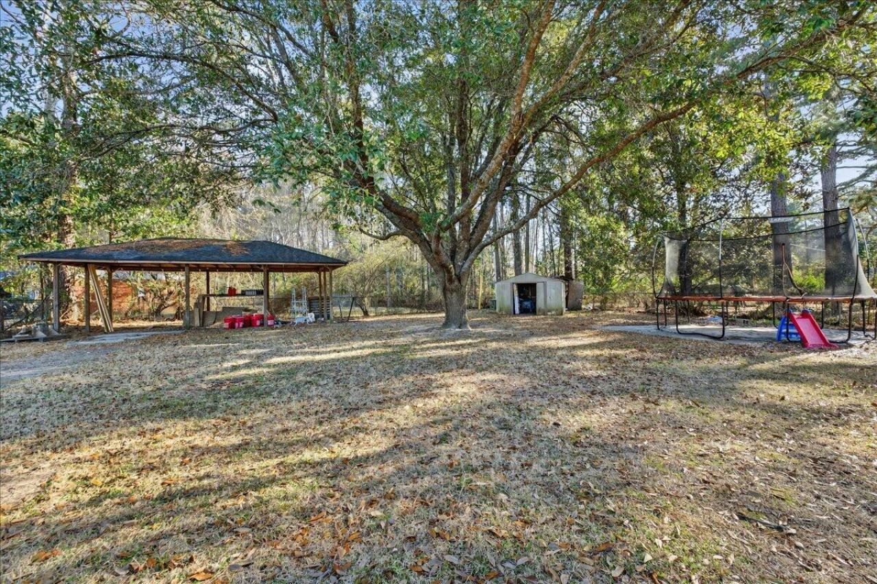 402 Tulip Street Photo 22