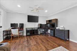 402 Tulip Street photo 4