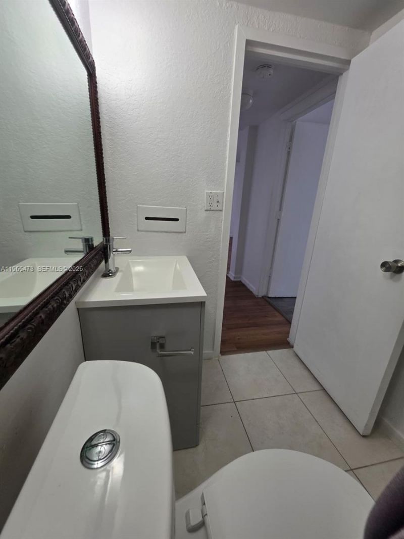 16450 NW 2nd Ave , Unit 214, Miami, FL 33169 Photo