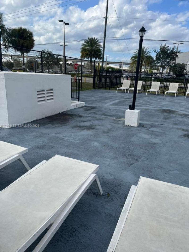 16450 NW 2nd Ave , Unit 214, Miami, FL 33169 Photo