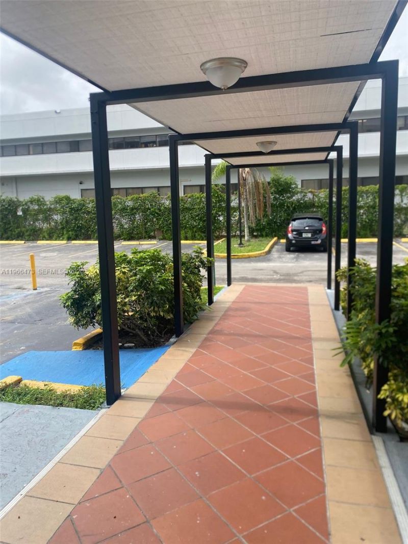 16450 NW 2nd Ave , Unit 214, Miami, FL 33169 Photo