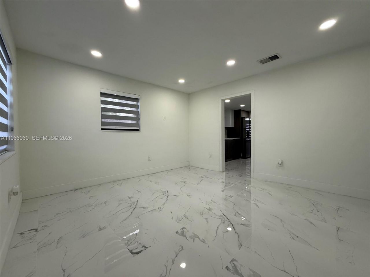 860 SE 9th Ct, Hialeah, FL 33010 Photo