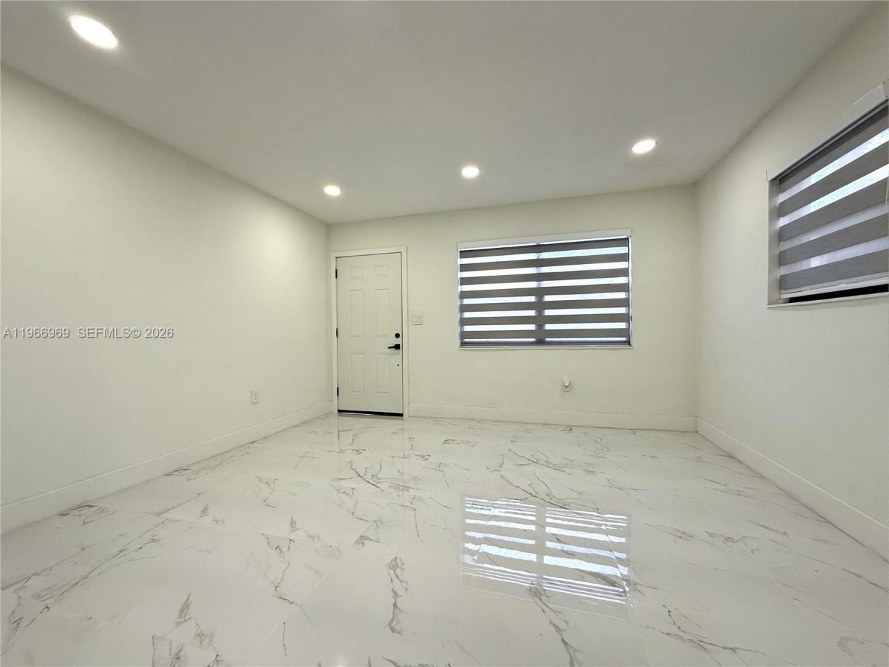 860 SE 9th Ct, Hialeah, FL 33010 Photo