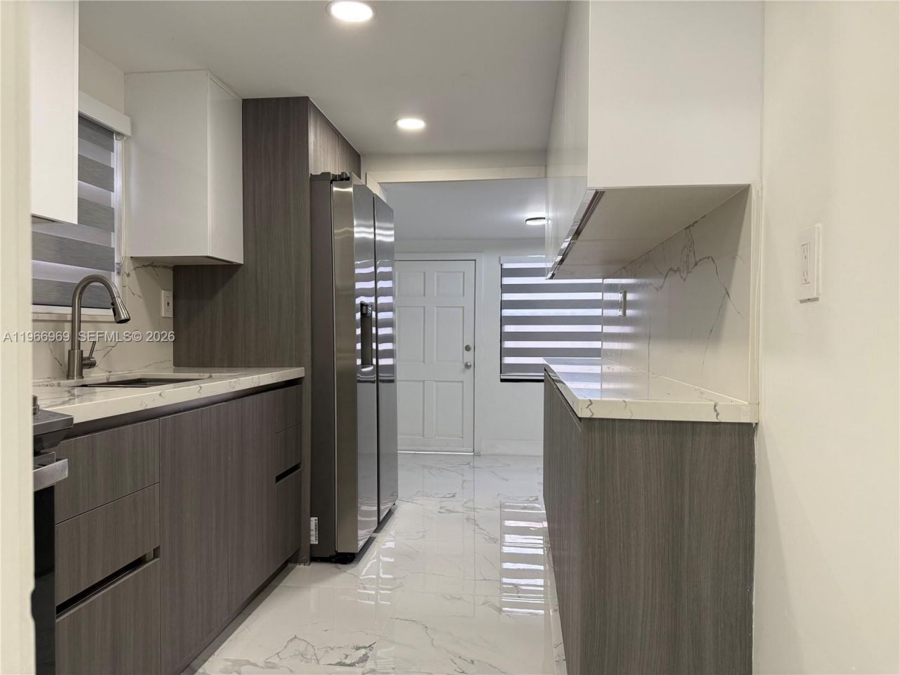 860 SE 9th Ct, Hialeah, FL 33010 Photo