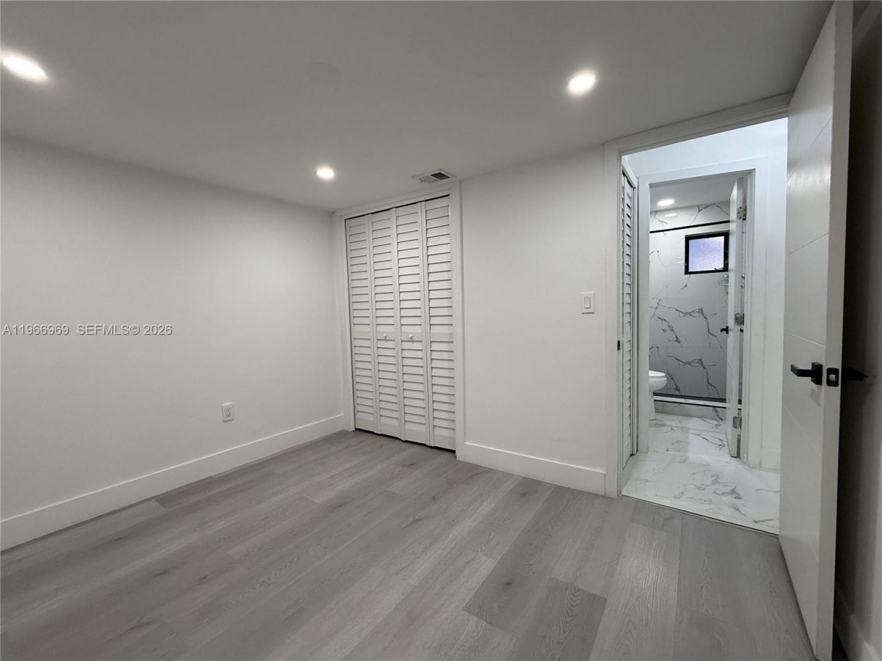 860 SE 9th Ct, Hialeah, FL 33010 Photo