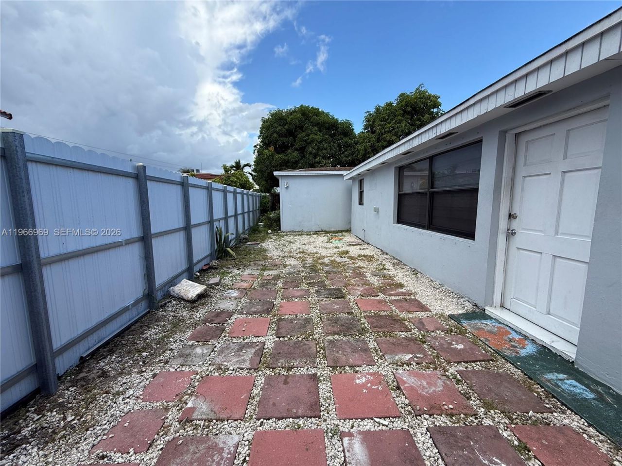 860 SE 9th Ct, Hialeah, FL 33010 Photo