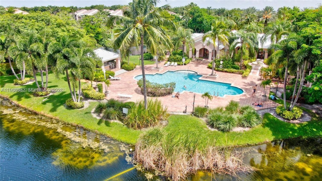 12124 Saint Andrews Pl , Unit 305, Miramar, FL 33025 Photo