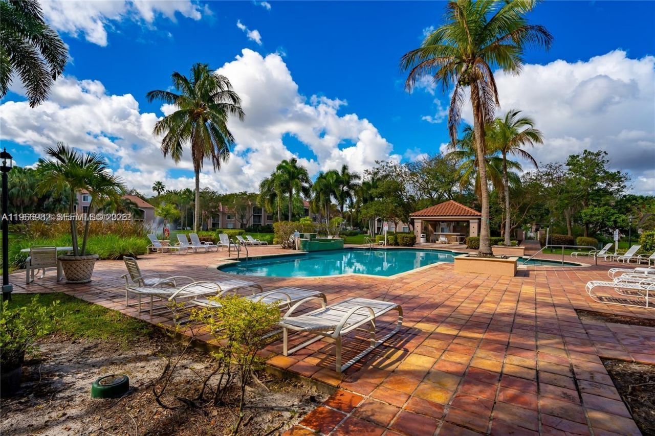 12124 Saint Andrews Pl , Unit 305, Miramar, FL 33025 Photo