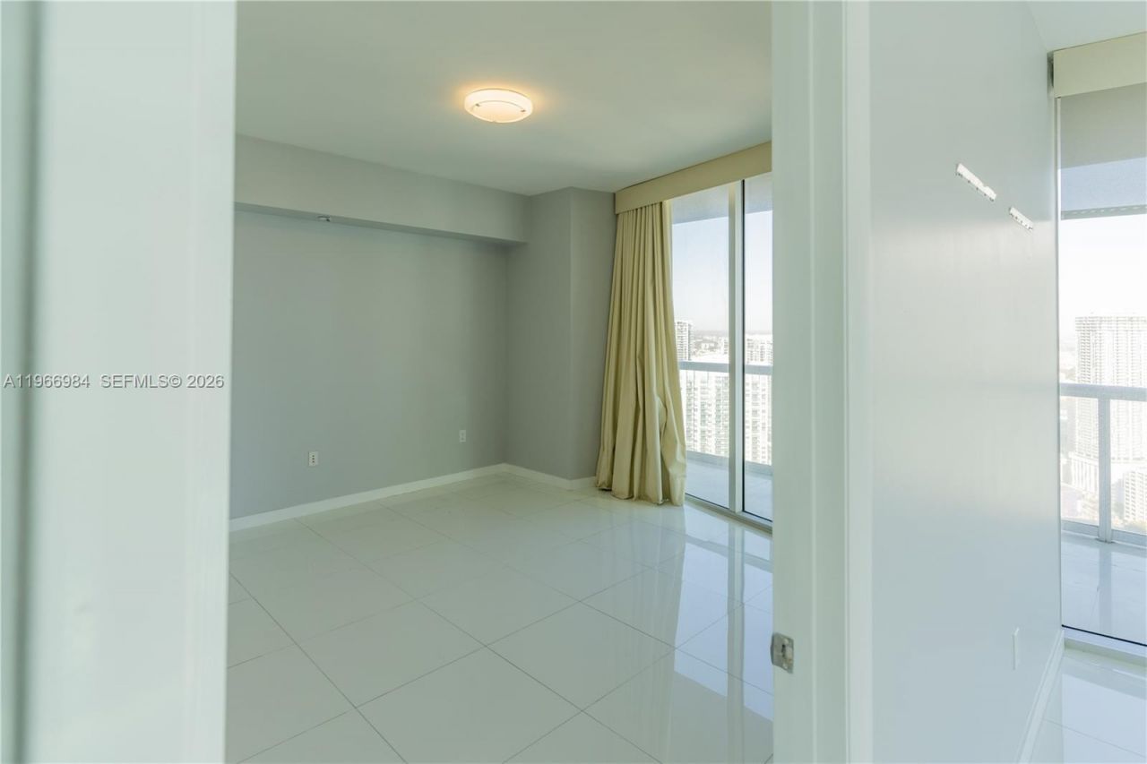 465 Brickell Ave , Unit 4802, Miami, FL 33131 Photo