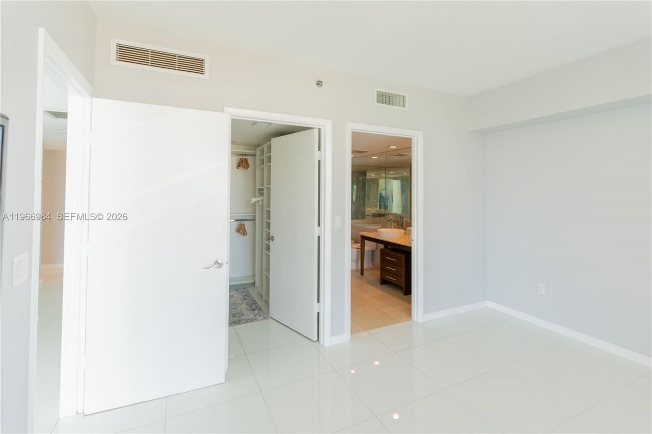 465 Brickell Ave , Unit 4802, Miami, FL 33131 Photo
