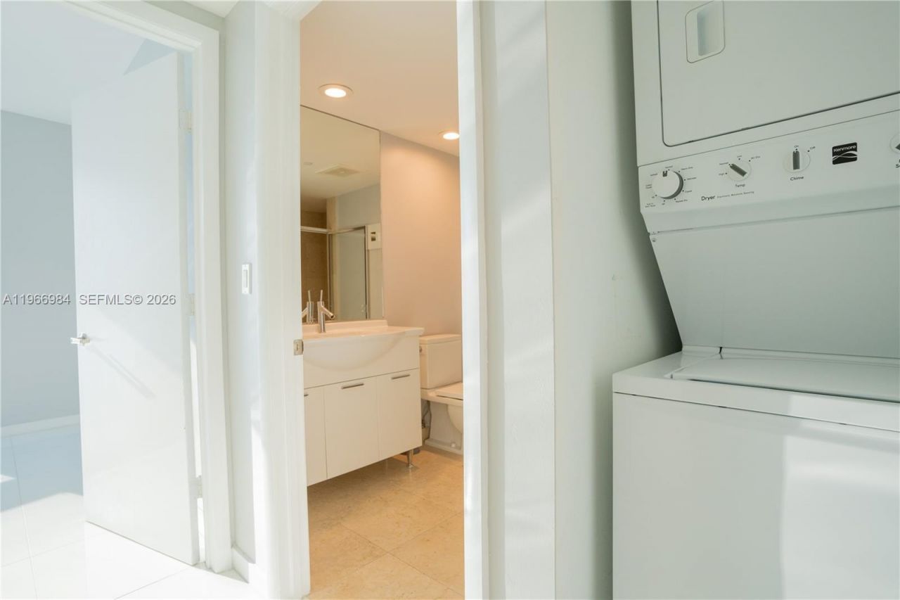 465 Brickell Ave , Unit 4802, Miami, FL 33131 Photo