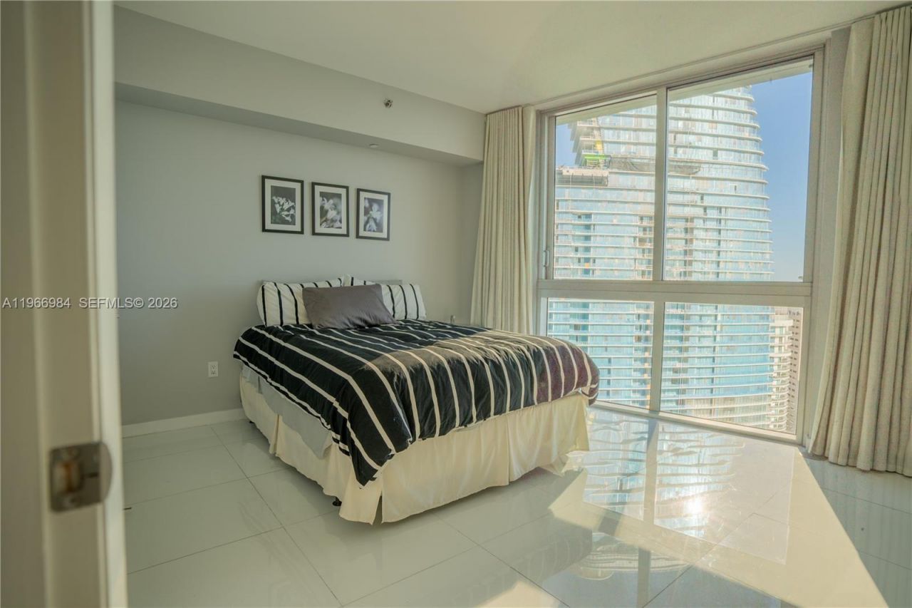 465 Brickell Ave , Unit 4802, Miami, FL 33131 Photo