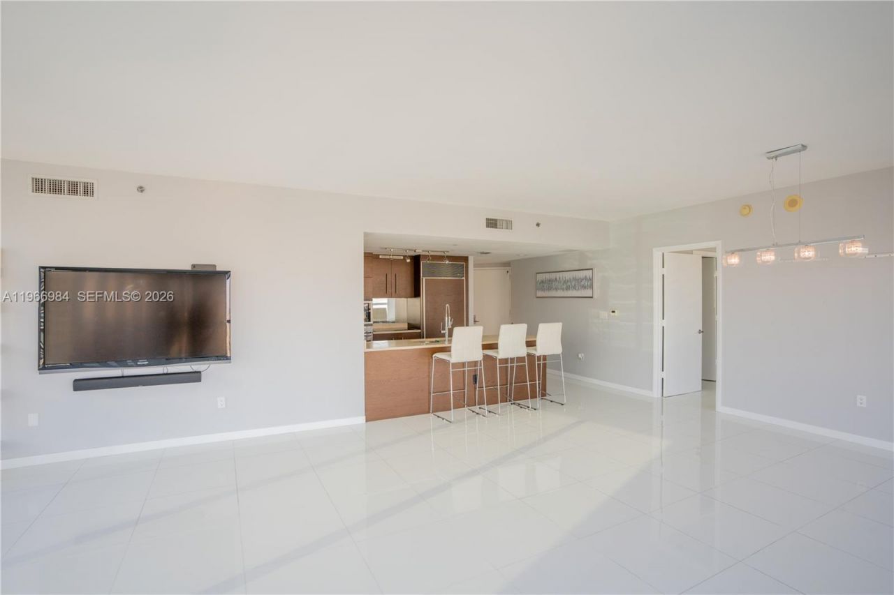 465 Brickell Ave , Unit 4802, Miami, FL 33131 Photo