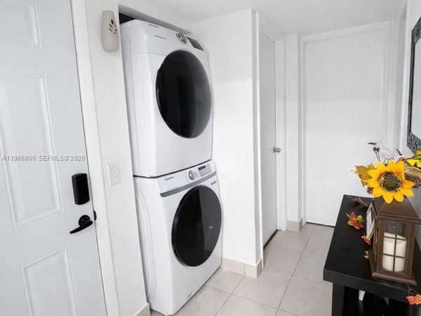 8460 SW 154th Cir Ct, Unit 121, Miami, FL 33193