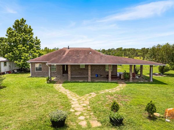 12212 Ballerstedt RD, Elgin, TX 78621