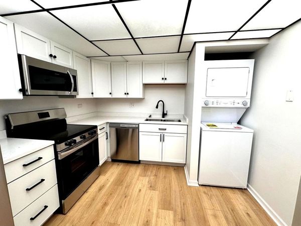 124 Klein Creek Court, Unit D, Carol Stream, IL 60188